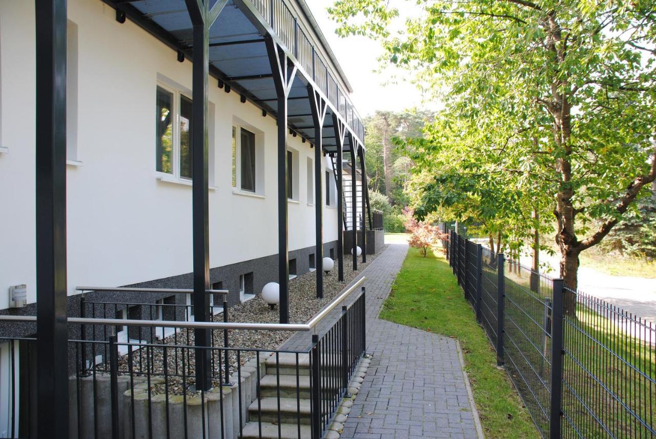Appartementanlage-Ferienwohnungen Weisse Moewe Sassnitz Exterior foto